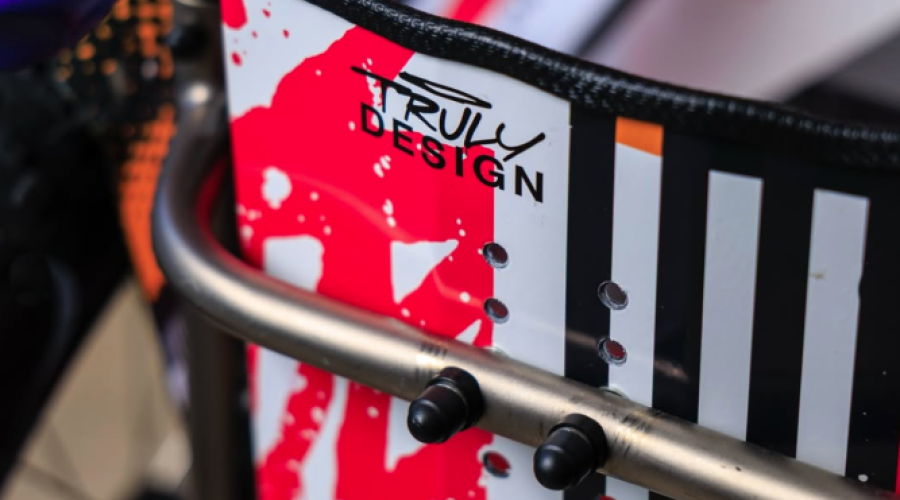 truly-design02-2025.png